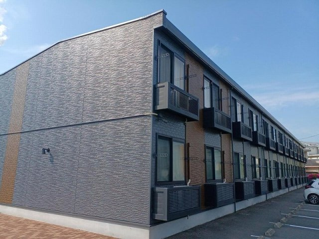 レオパレス川之江中央の外観