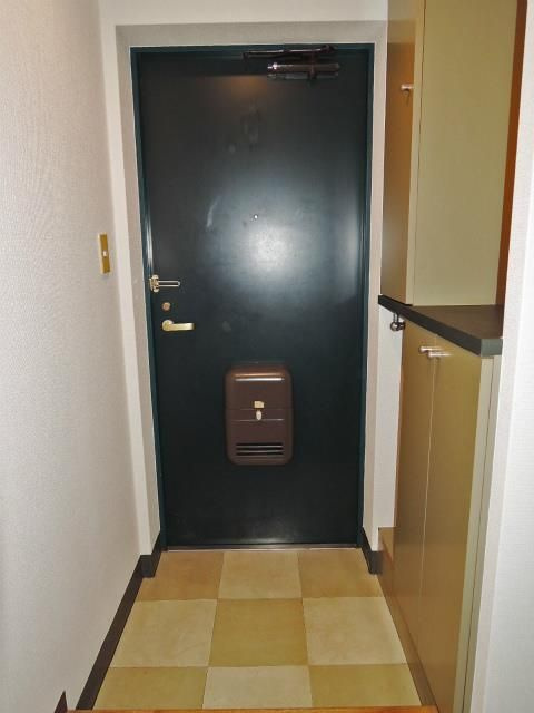 アーバン磯子の玄関