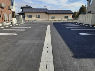 【駐車場】 | ロイヤル・鈴　Ｇ