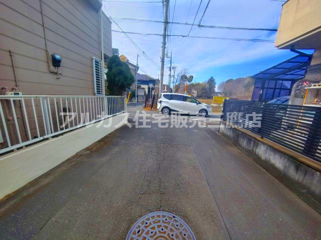 調布市深大寺元町４丁目 京王線 調布駅 新築戸建の前面道路含む現地写真