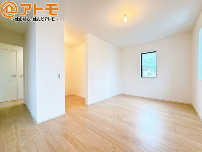 【寝室】 | 清水区西久保3期　新築戸建　全1棟 | 収納スペースもしっかり確保したお部屋は、収納家具の数も減らせるのでお部屋を広く使えます！