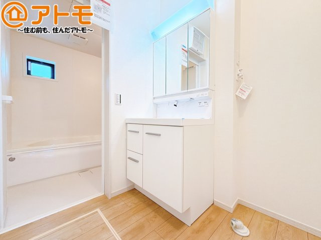 【独立洗面台】 | 清水区西久保3期　新築戸建　全1棟 | 壁付け水栓の洗面台は水垢がたまりにくく、お掃除がしやすいですね♪