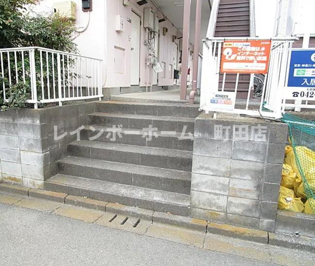 グランドールヤザワ※初期費用分割あと払いサービス利用可能物件のエントランス