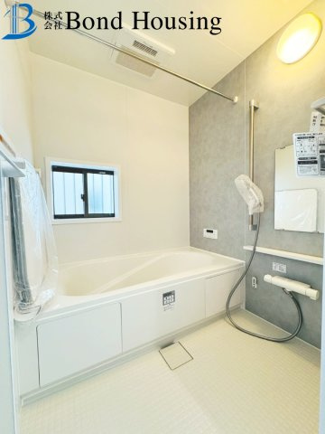 LDKは広々とした約18.7帖・WICあり　本多聞6丁目　全2棟　B号棟の浴室