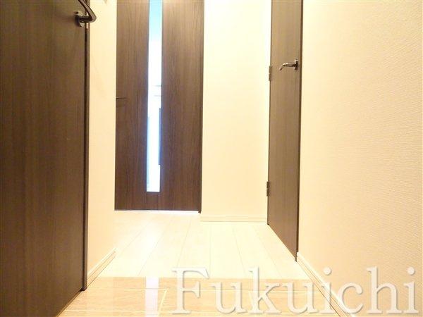 レジディア中目黒Ⅲの玄関