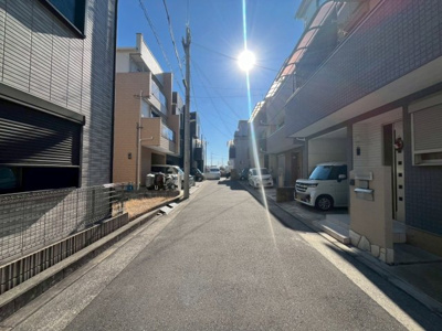 【前面道路含む現地写真】 | ■新規専任物件　■茨木市東太田三丁目　■2010年1月建築