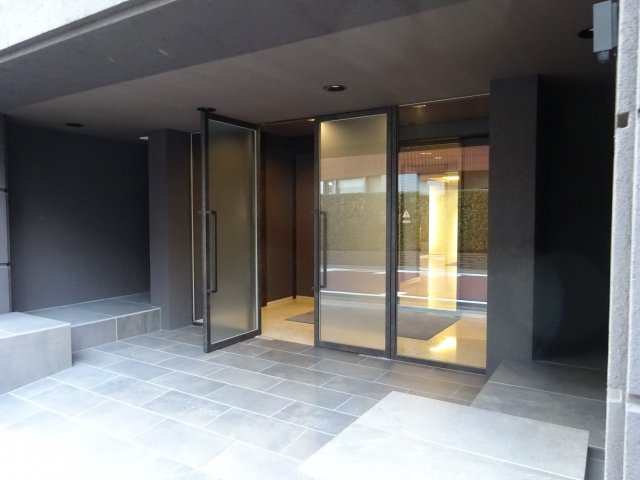 レジディア自由が丘のエントランス