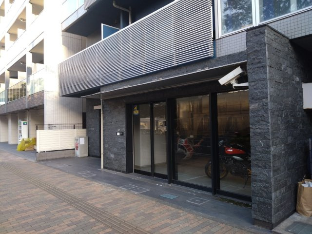 NIKKEIMARKSのエントランス