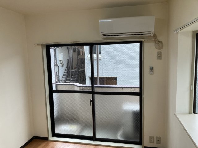 レオパレスRX生麦の居間・リビング