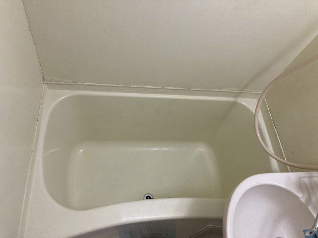 レオパレスRX生麦の浴室