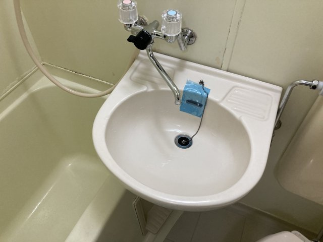 レオパレスRX生麦の洗面所