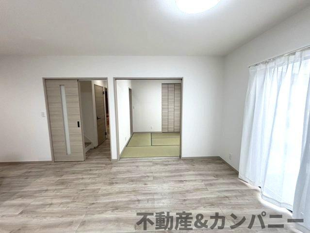 余戸東2丁目の新築のおうち1号棟　新築建売住宅　松山市余戸東２丁目新築戸建の洋室|ゆったりした洋室です
