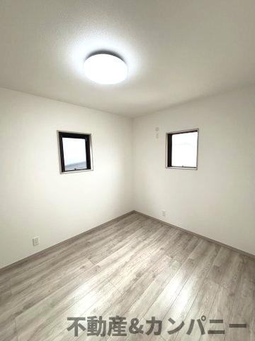 余戸東2丁目の新築のおうち1号棟　新築建売住宅　松山市余戸東２丁目新築戸建の洋室|広々とした洋室です