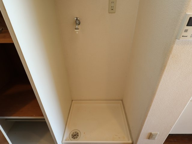 アルファ西古松のランドリースペース|室内に洗濯機が配置可能です。