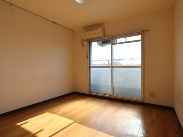 アルファ西古松の洋室|洋室の写真です。