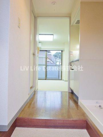 シャルマンはすみの玄関