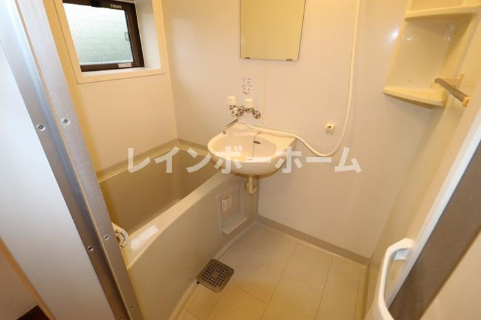 仲介手数料（賃料の1.10ヵ月）の50％OFF対象物件！の洗面所|広い洗面スペース