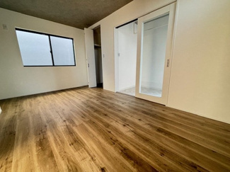 【洋室】 | 東区戸坂山根2丁目（JR戸坂駅徒歩８分！）限定1棟【P４台可】 | 2階　洋室×3　収納付きでお部屋がスッキリ広く使えます。　
