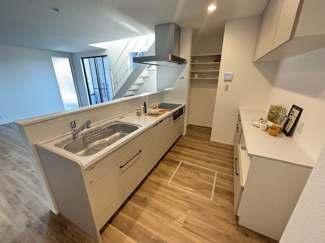 【キッチン】 | 東区戸坂山根2丁目（JR戸坂駅徒歩８分！）限定1棟【P４台可】 | オール電化☆機能的なシステムキッチン