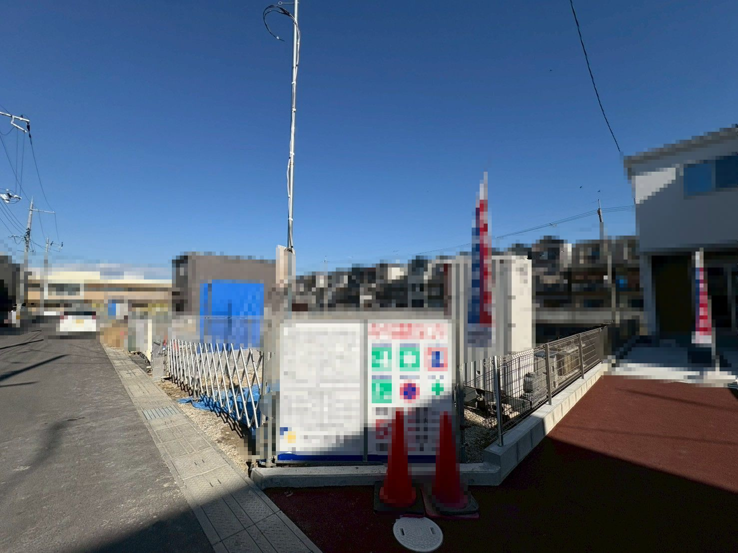 京都市伏見区羽束師鴨川町の外観|駐車2台可能です。
前道が広いため、駐車も楽々です！