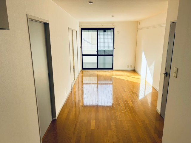 ラ・セゾン華の居間・リビング