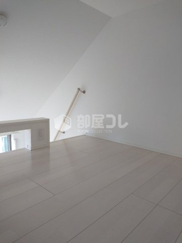 Eternal　Court　HIRAIの内装|★★ネット無料　収納階段のロフト付きデザイナーズ物件★★