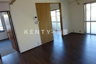 【居間・リビング】 | 富士プラザ | 居間です