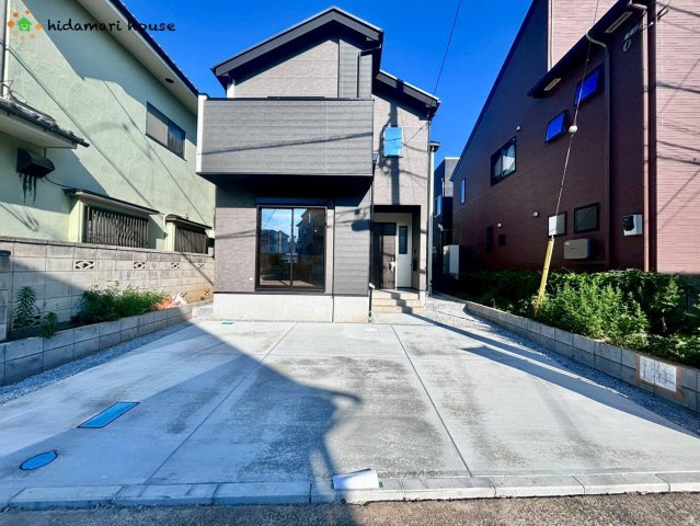 上尾市東町5期　新築戸建　LIGARE01の駐車場