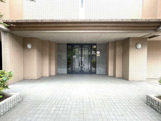 アルファステイツ西市ツインズⅠのエントランス|清掃が行き届いており、綺麗に管理されております。