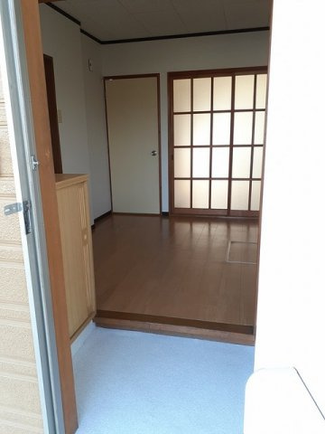 アメニティーの玄関|明るい玄関です