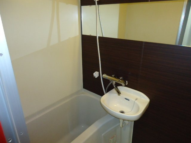 ユースパレス土井の浴室