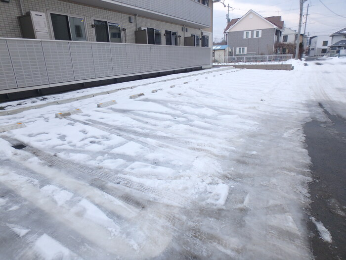 リジエール西仙北の駐車場