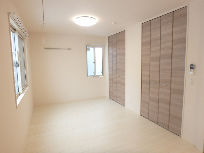 リジエール西仙北の洋室