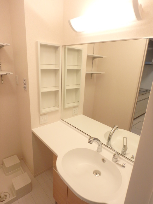 リジエール西仙北の独立洗面台