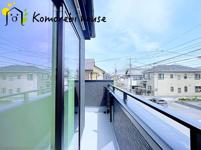 上尾市浅間台　４期　新築一戸建て　グラファーレ　01のバルコニー|暖かな日差しのふりそそぐバルコニー
