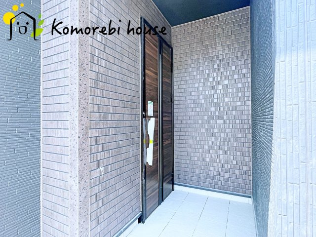 上尾市浅間台　４期　新築一戸建て　グラファーレ　01の玄関|落ち着いた玄関です