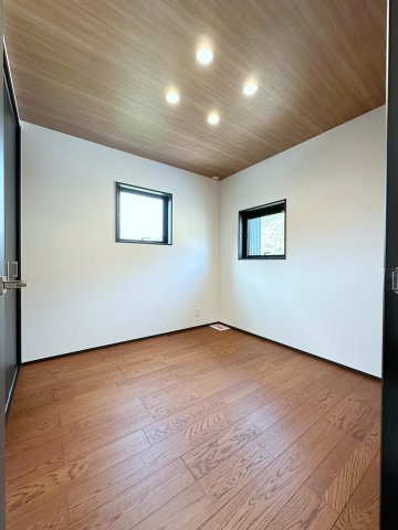 安佐北区深川7丁目 No.14の洋室|2階5帖の洋室☆