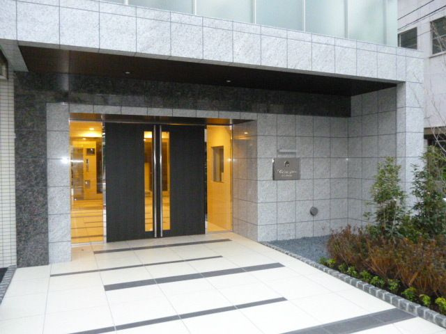 ライジングプレイス浅草NORTHのエントランス