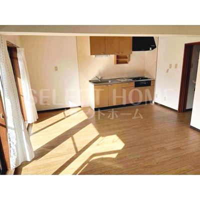 【居間・リビング】 | メゾン蓮花 | ゆったり過ごせる居間です