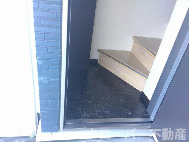 レオネクスト旭町の玄関