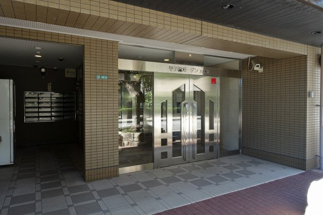 甲子園ガーデンハウスのエントランス