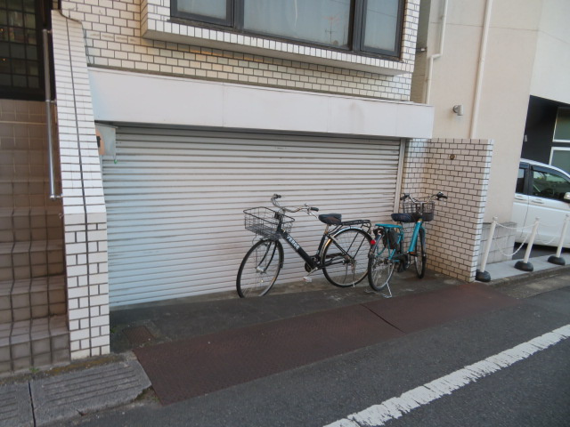 板橋区仲町のビル