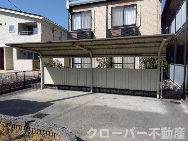 レオパレスヴィラージュ丸亀の駐車場