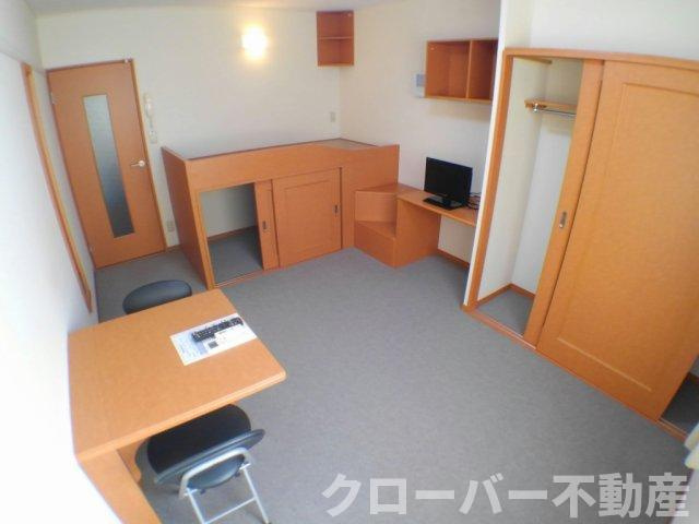 レオパレスヴィラージュ丸亀の寝室