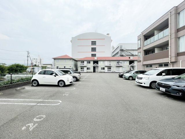 ユニヴァ山城の駐車場