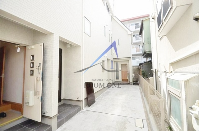 クロノスＩのエントランス|エントランスです。