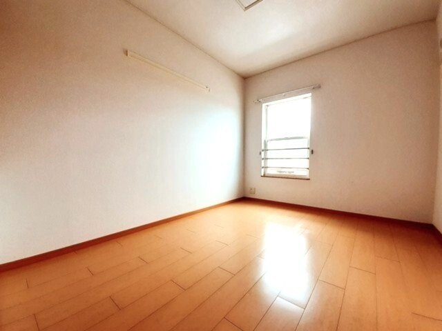 トータルインＧの洋室