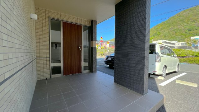 フォルテコート本郷町のエントランス