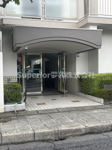 【中古マンション】エバーグリーンにおの浜のエントランス