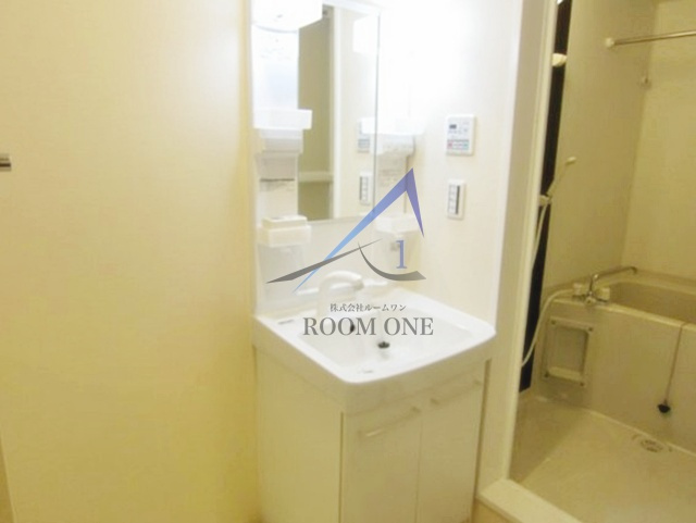 Ruelleの洗面所|独立洗面台です。